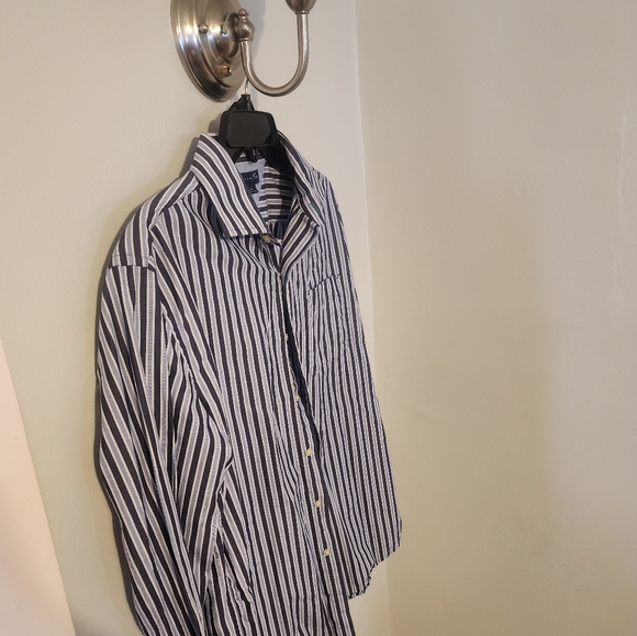 Men's button down - Picture 5 of 9